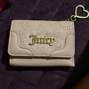 Barely used pink juicy brand walls t